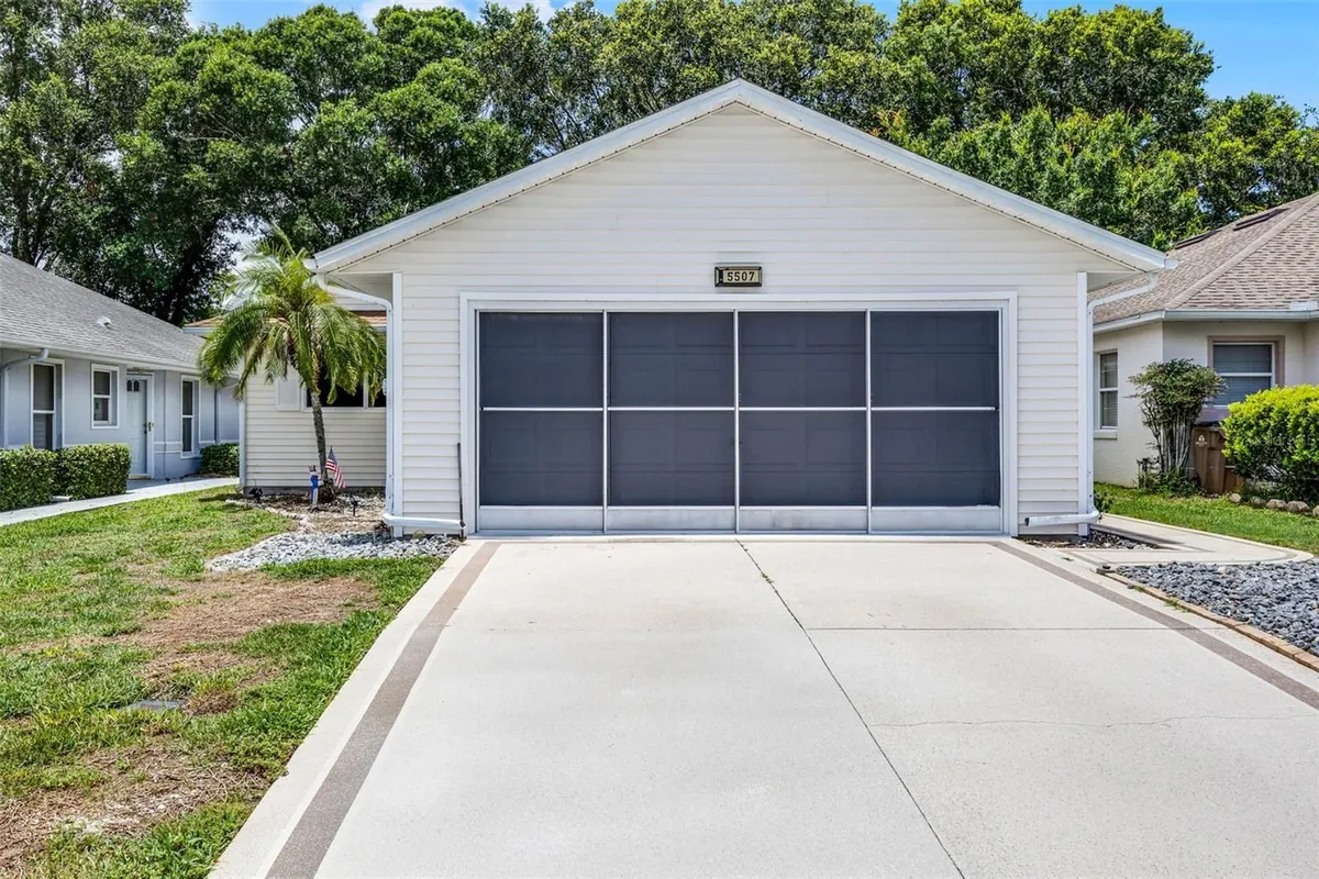 Property Slideshow image 1 of 65 | 5507 laver st, Leesburg, FL, 34748