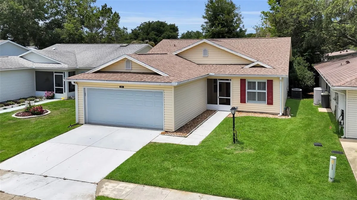Property Slideshow image 1 of 43 | 701 glen oaks dr, Leesburg, FL, 34748