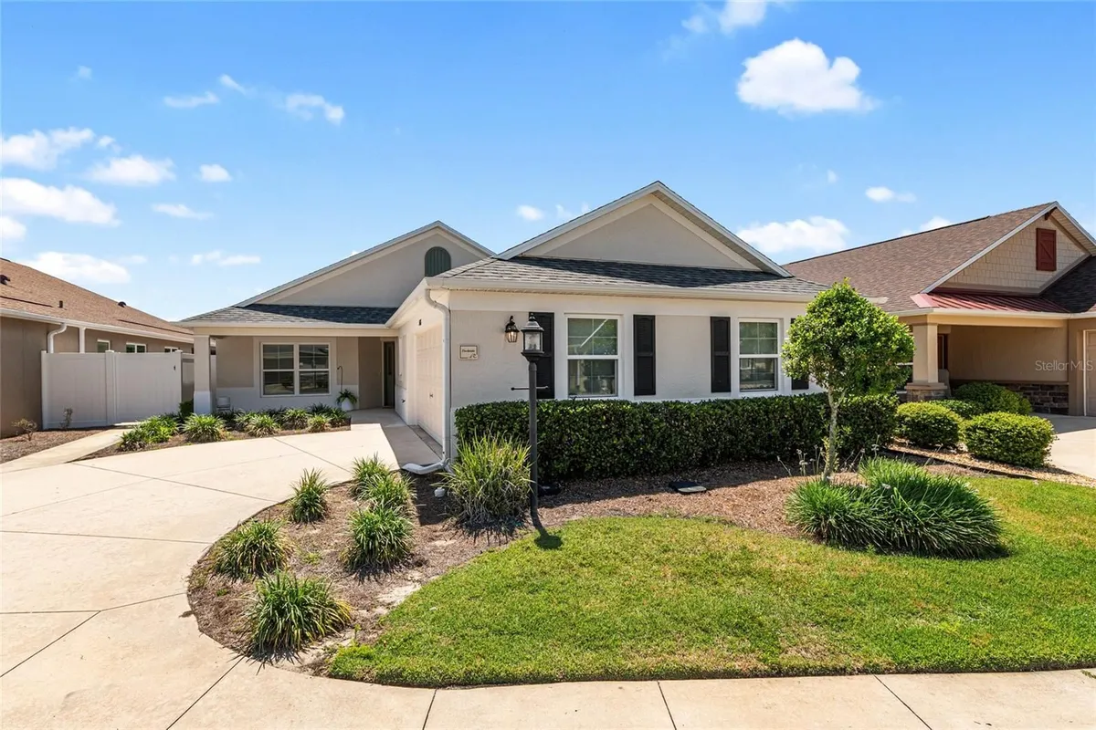 Property Slideshow image 1 of 67 | 3481 leelanau ct, The Villages, FL, 32163