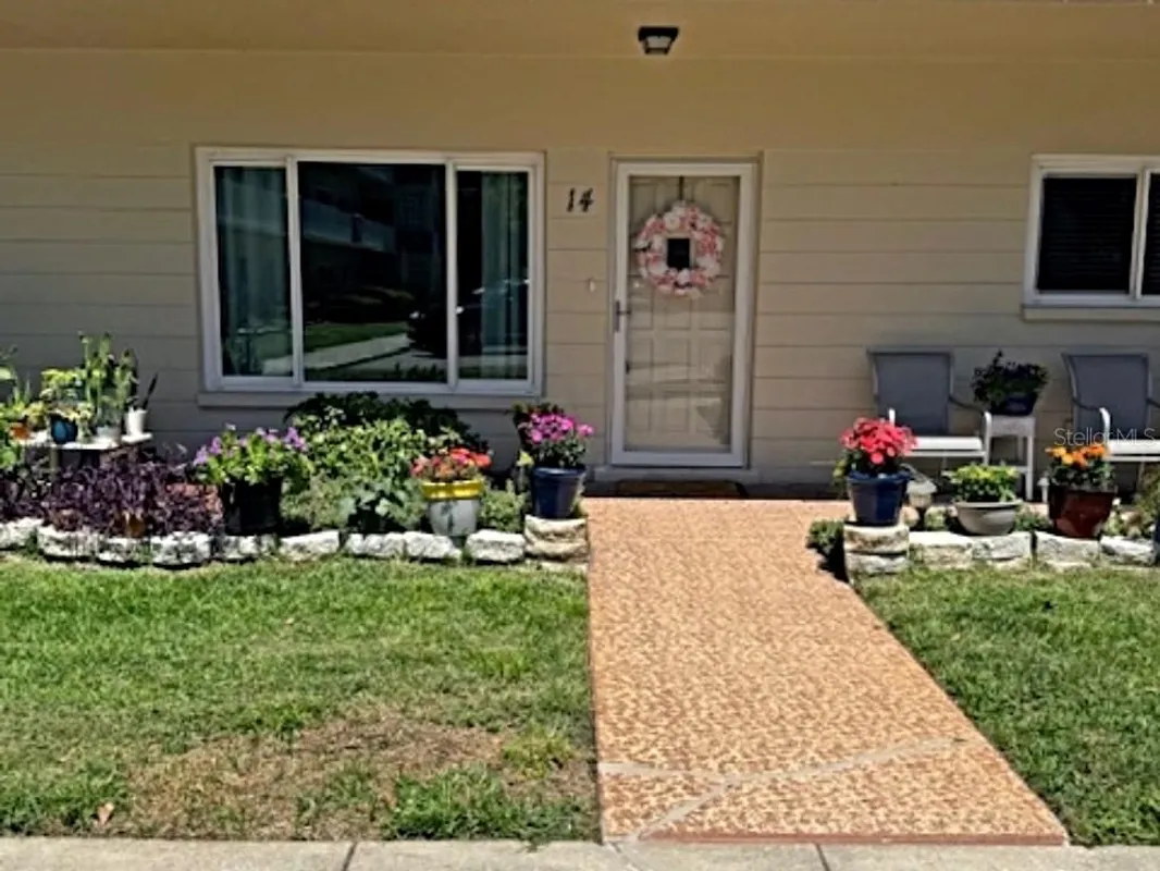 Property Slideshow image 1 of 20 | 2262 swedish dr 14, Clearwater, FL, 33763
