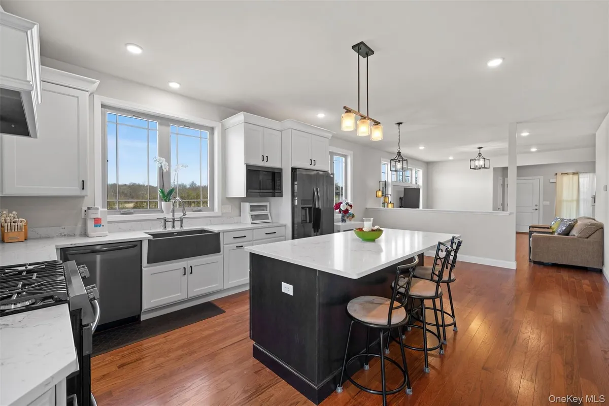 Property Slideshow image 1 of 25 | 32 ottaway ln, Campbell Hall, NY, 10916