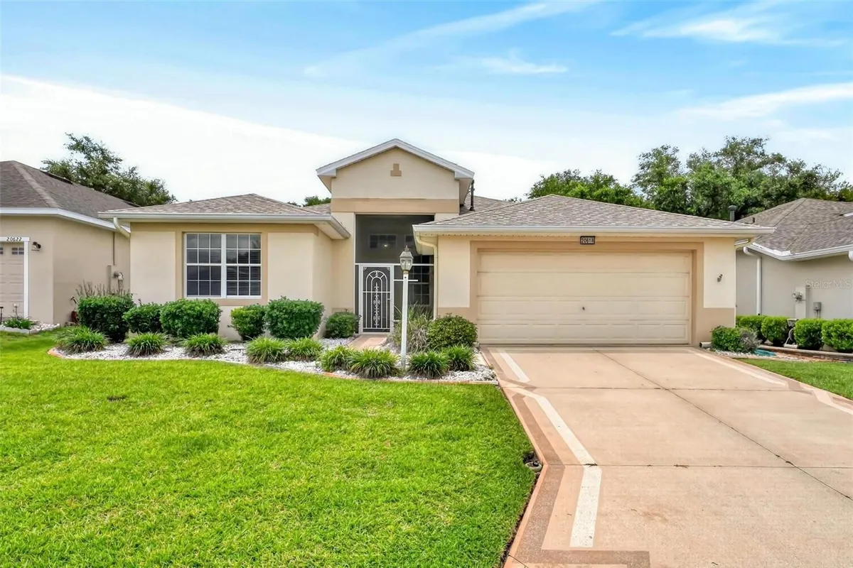 Property Slideshow image 1 of 82 | 20618 queen alexandra dr, Leesburg, FL, 34748