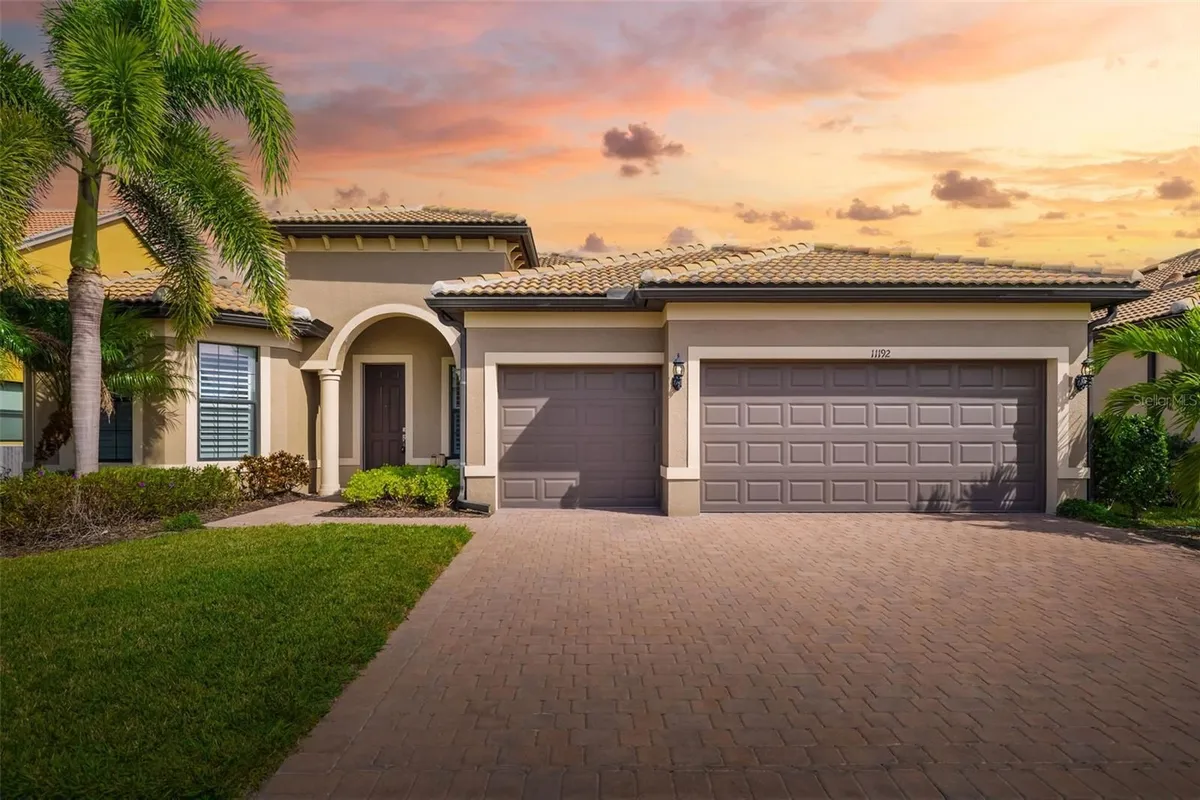 Property Slideshow image 1 of 83 | 11192 whimbrel ln, Sarasota, FL, 34238