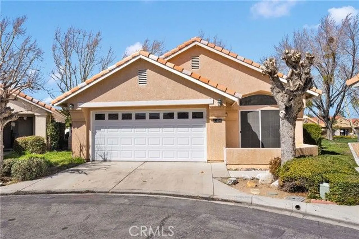 Property Slideshow image 1 of 45 | 11594 mountain meadow dr, Apple Valley, CA, 92308