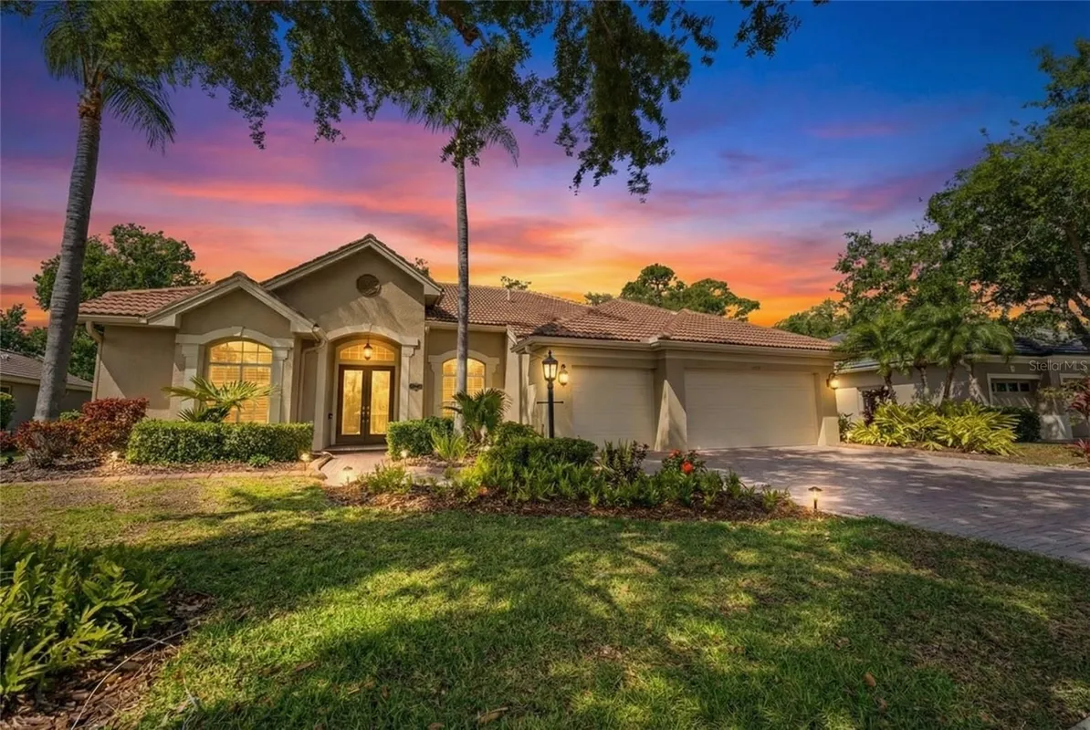 Property Slideshow image 1 of 59 | 6914 treymore ct, Sarasota, FL, 34243