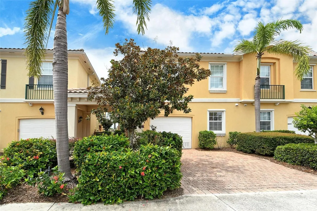 Property Slideshow image 1 of 49 | 1400 burgos dr, Sarasota, FL, 34238