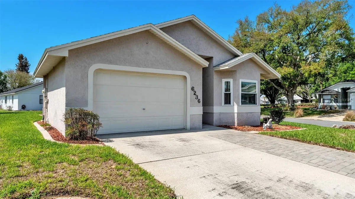 Property Slideshow image 1 of 69 | 6236 raven run, Lakeland, FL, 33809