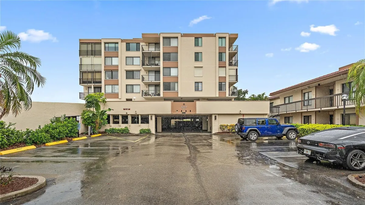 Property Slideshow image 1 of 20 | 6269 palma del mar blvd s apt 306, Tierra Verde, FL, 33715