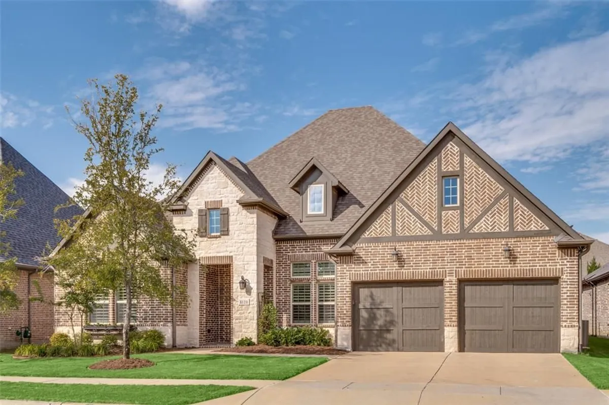 Property Slideshow image 1 of 31 | 8120 isle of skye, Lewisville, TX, 75056