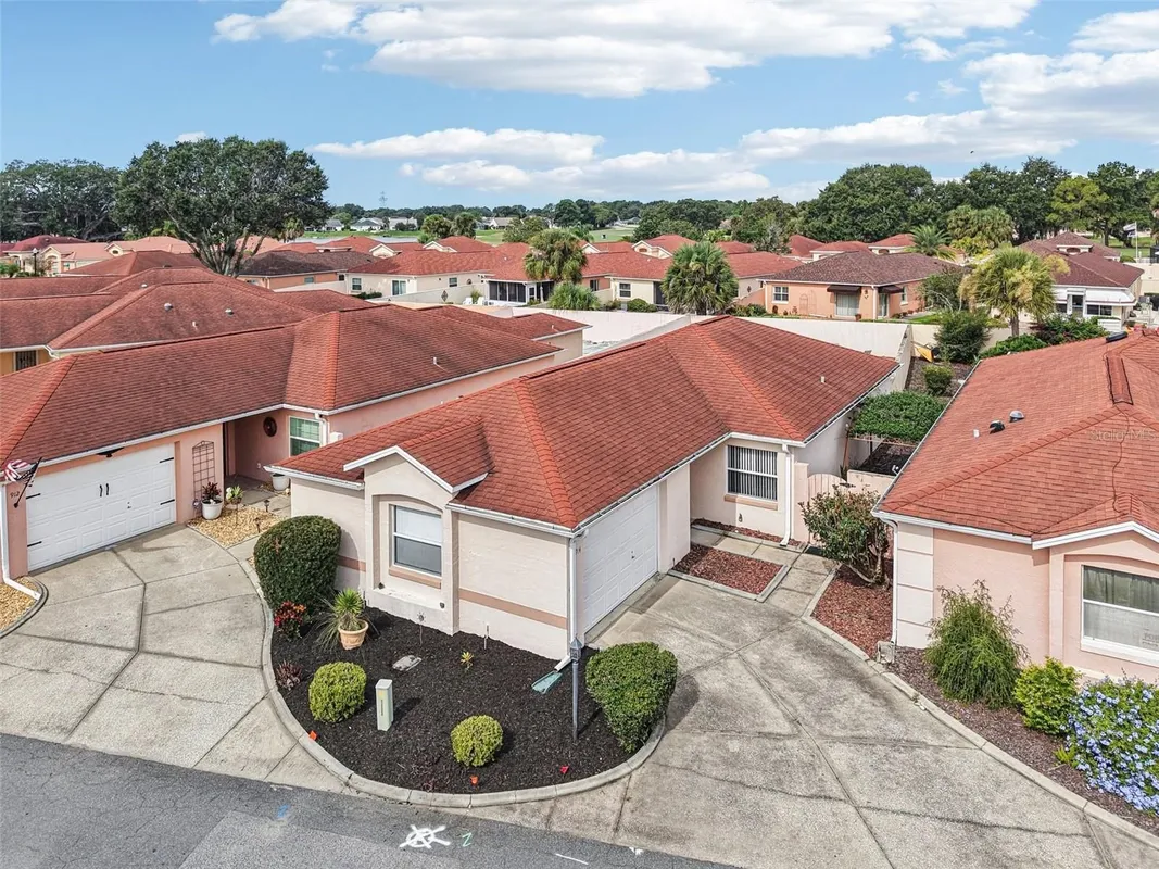 Property Slideshow image 1 of 45 | 914 mendoza blvd, The Villages, FL, 32159