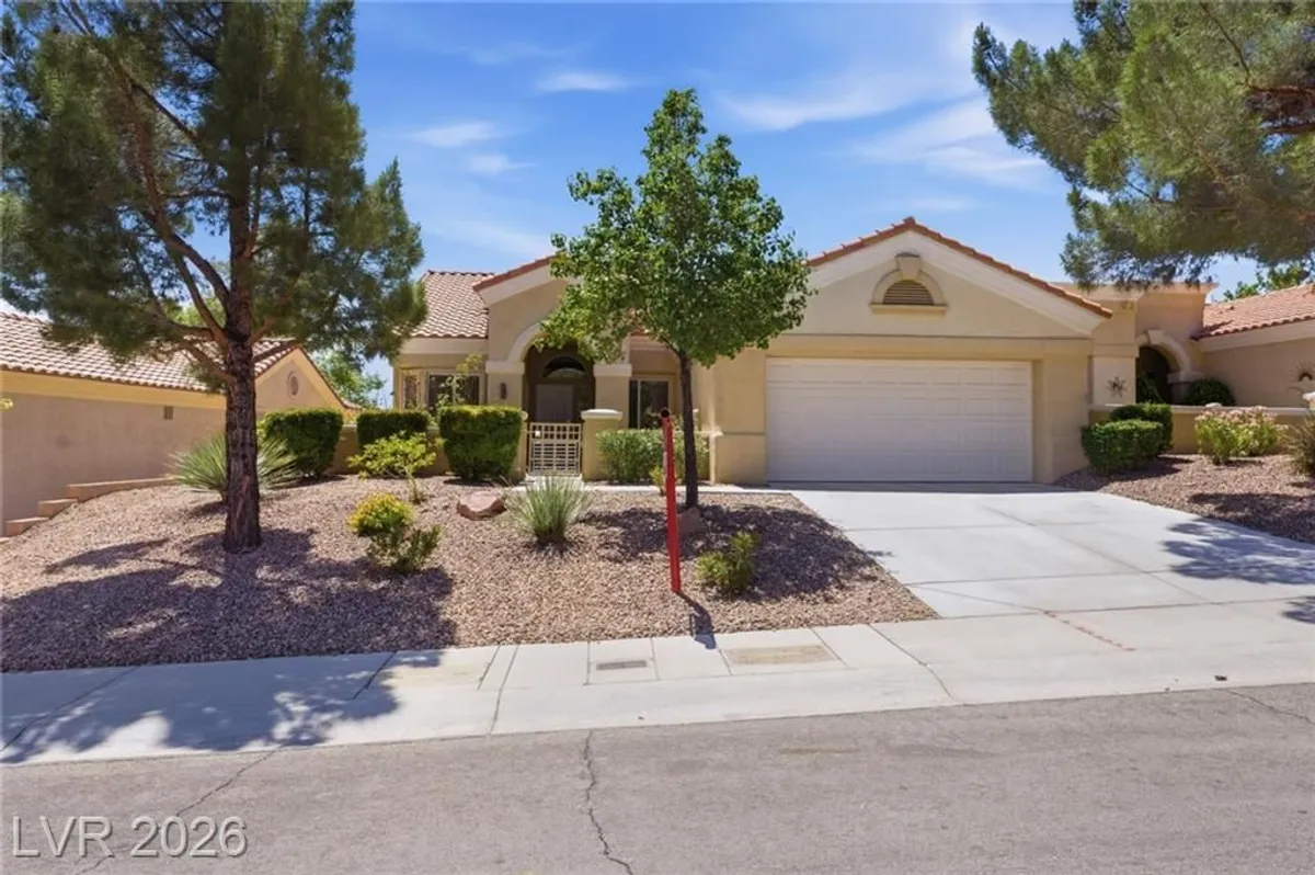 Property Slideshow image 1 of 51 | 10527 mission lakes ave, Las Vegas, NV, 89134