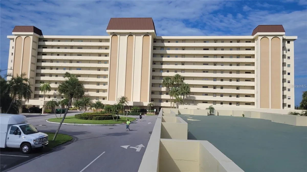 Property Slideshow image 1 of 31 | 4750 cove cir 706, St Petersburg, FL, 33708