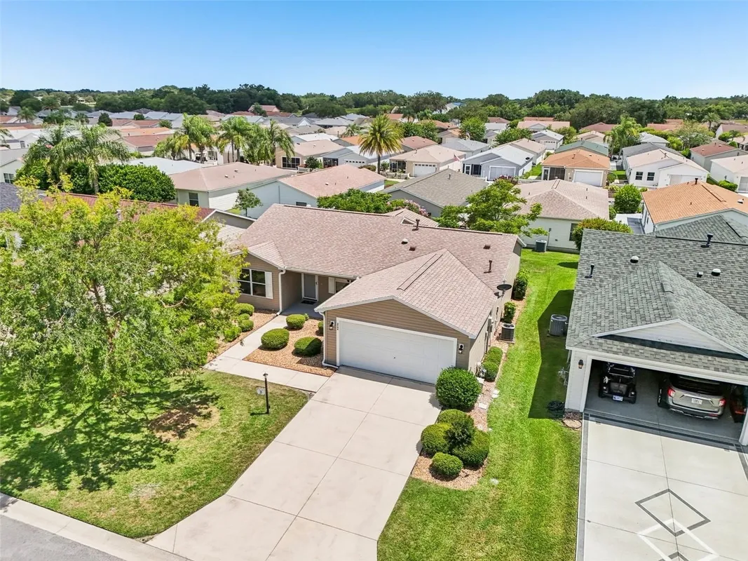 Property Slideshow image 1 of 53 | 2746 edwards ln, The Villages, FL, 32162