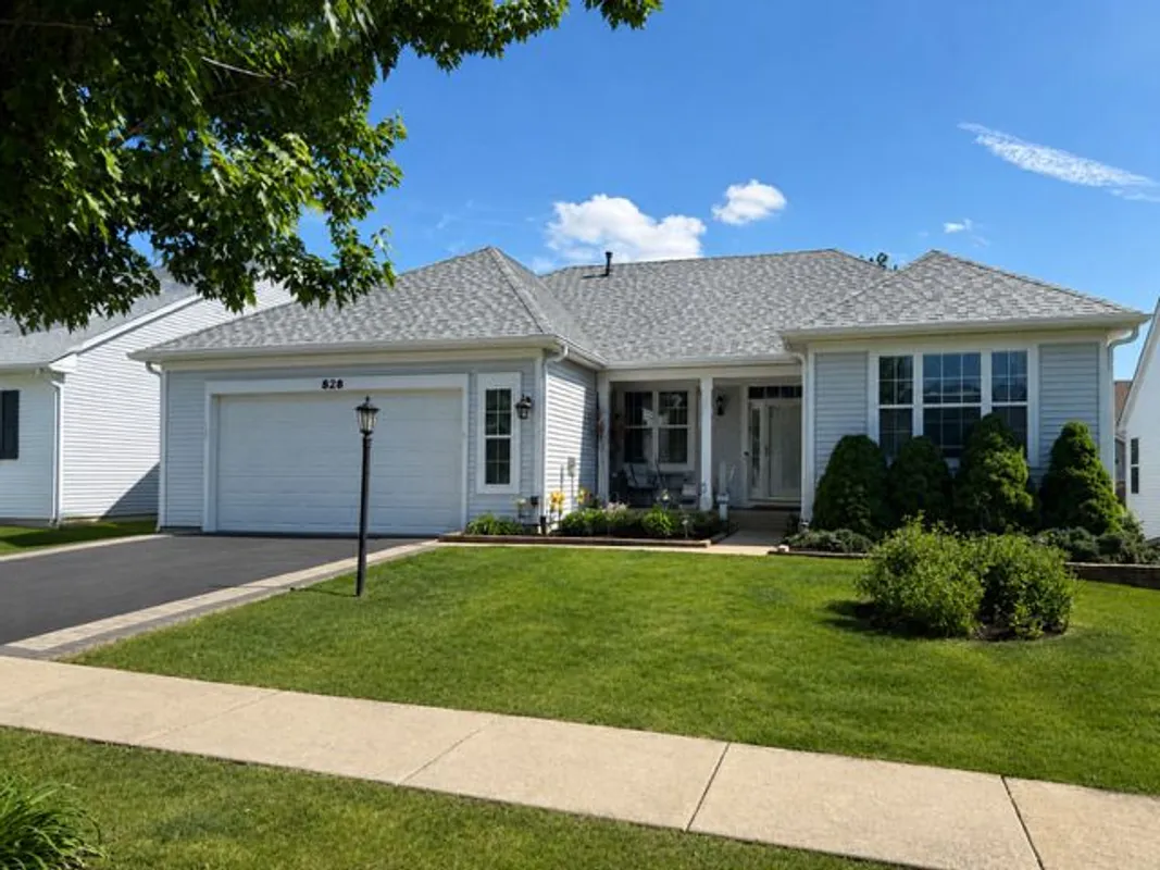 Property Slideshow image 1 of 25 | 828 bohannon cir, Oswego, IL, 60543