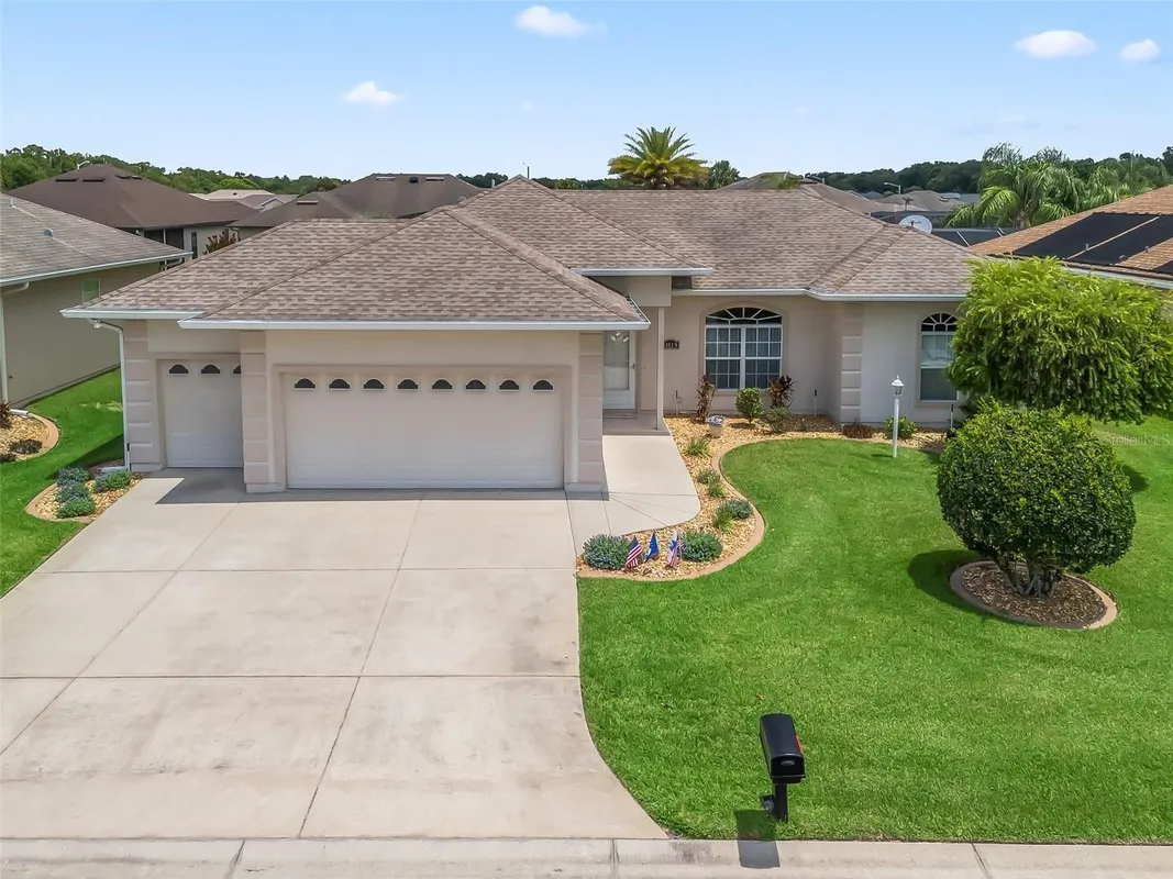 Property Slideshow image 1 of 50 | 11019 se 170th lane rd, Summerfield, FL, 34491