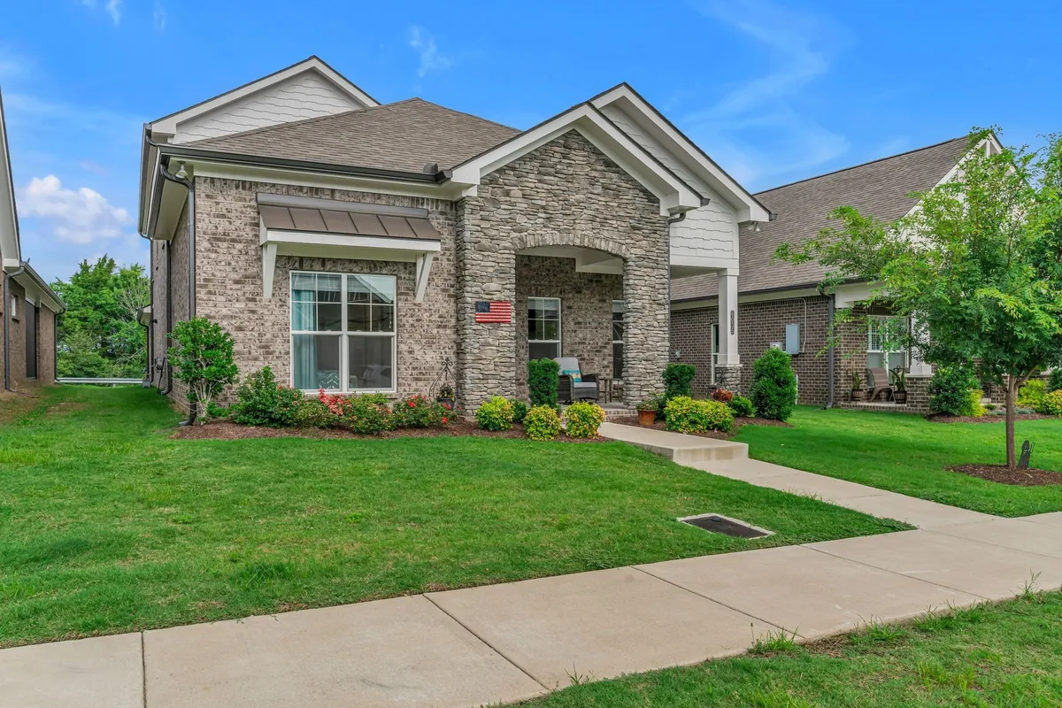 Property Slideshow image 1 of 56 | 6035 parkhaven blvd, Hermitage, TN, 37076