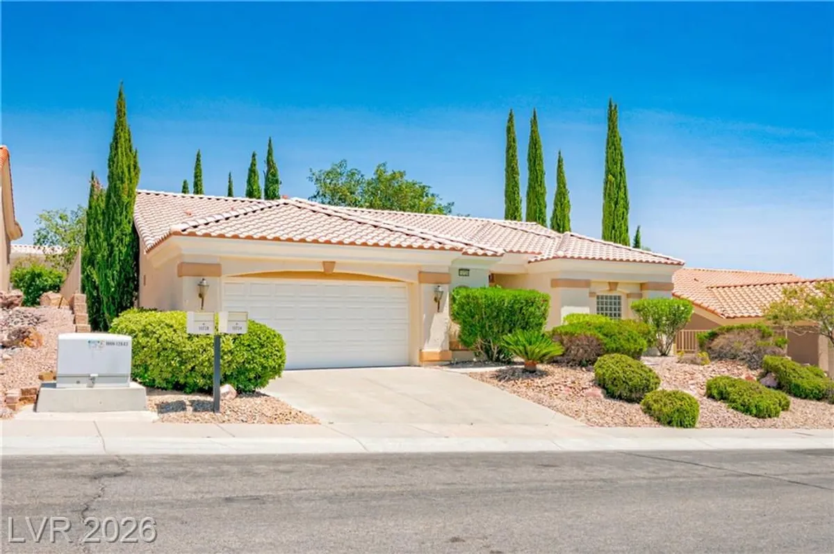 Property Slideshow image 1 of 38 | 10724 cedar creek ave, Las Vegas, NV, 89134