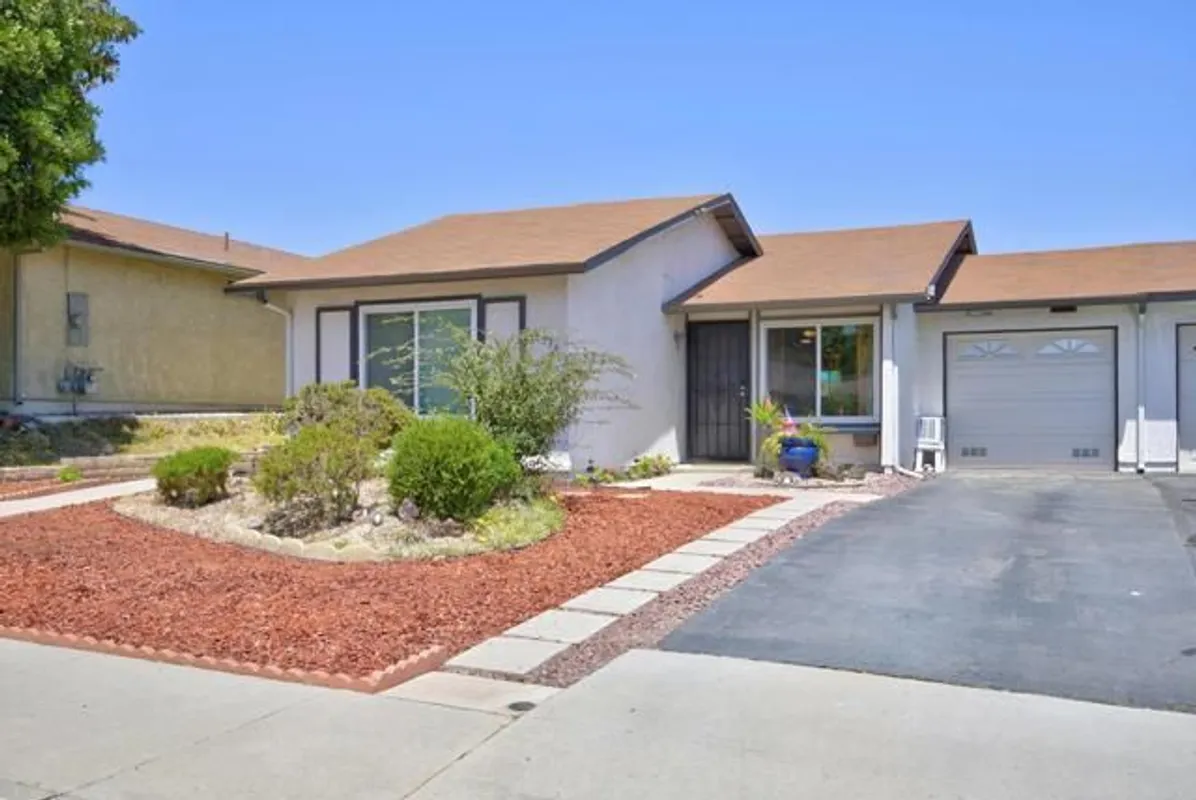 Property Slideshow image 1 of 24 | 1536 rolling hls, Oceanside, CA, 92056