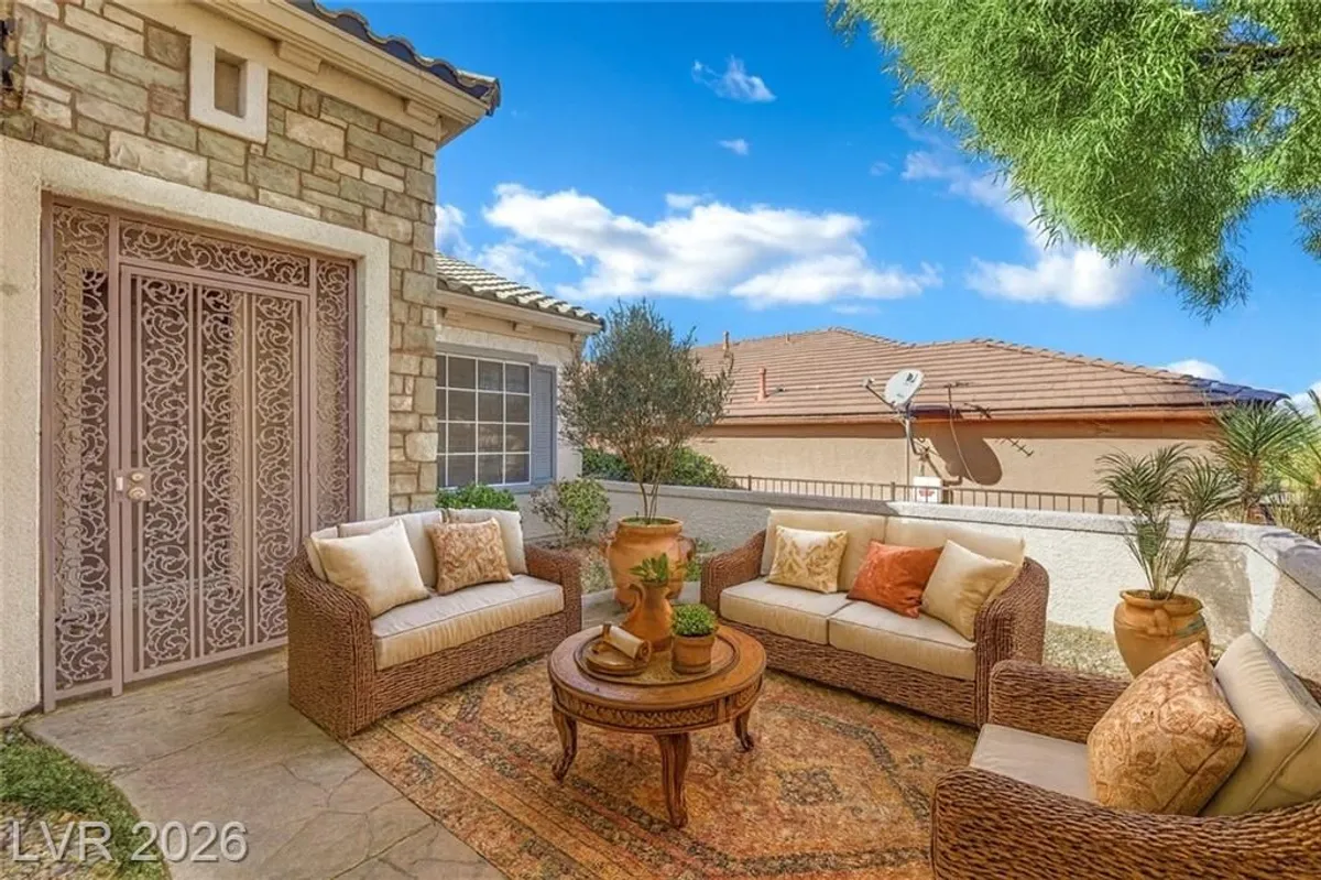 Property Slideshow image 1 of 37 | 3073 brownbirds nest dr, Henderson, NV, 89052