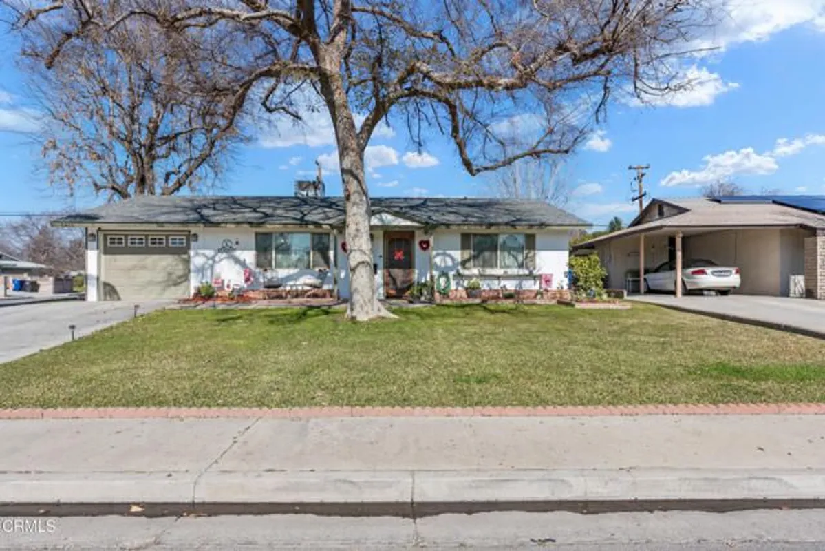 Property Slideshow image 1 of 43 | 5812 burke way, Bakersfield, CA, 93309
