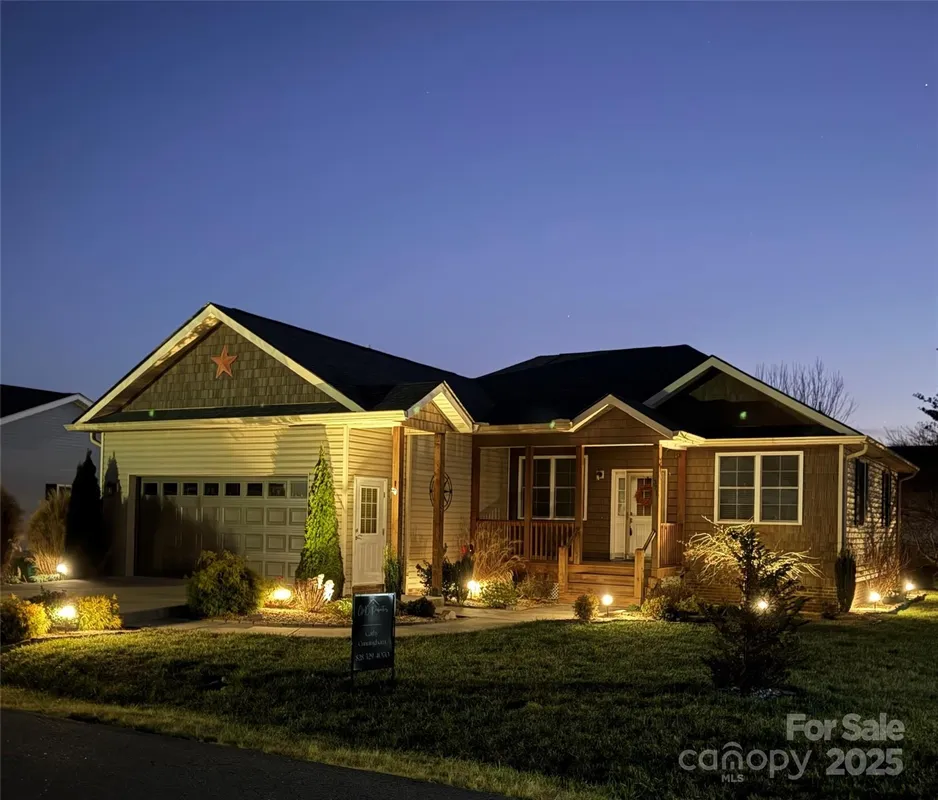 Property Slideshow image 1 of 36 | 371 beechnut dr, Hendersonville, NC, 28739