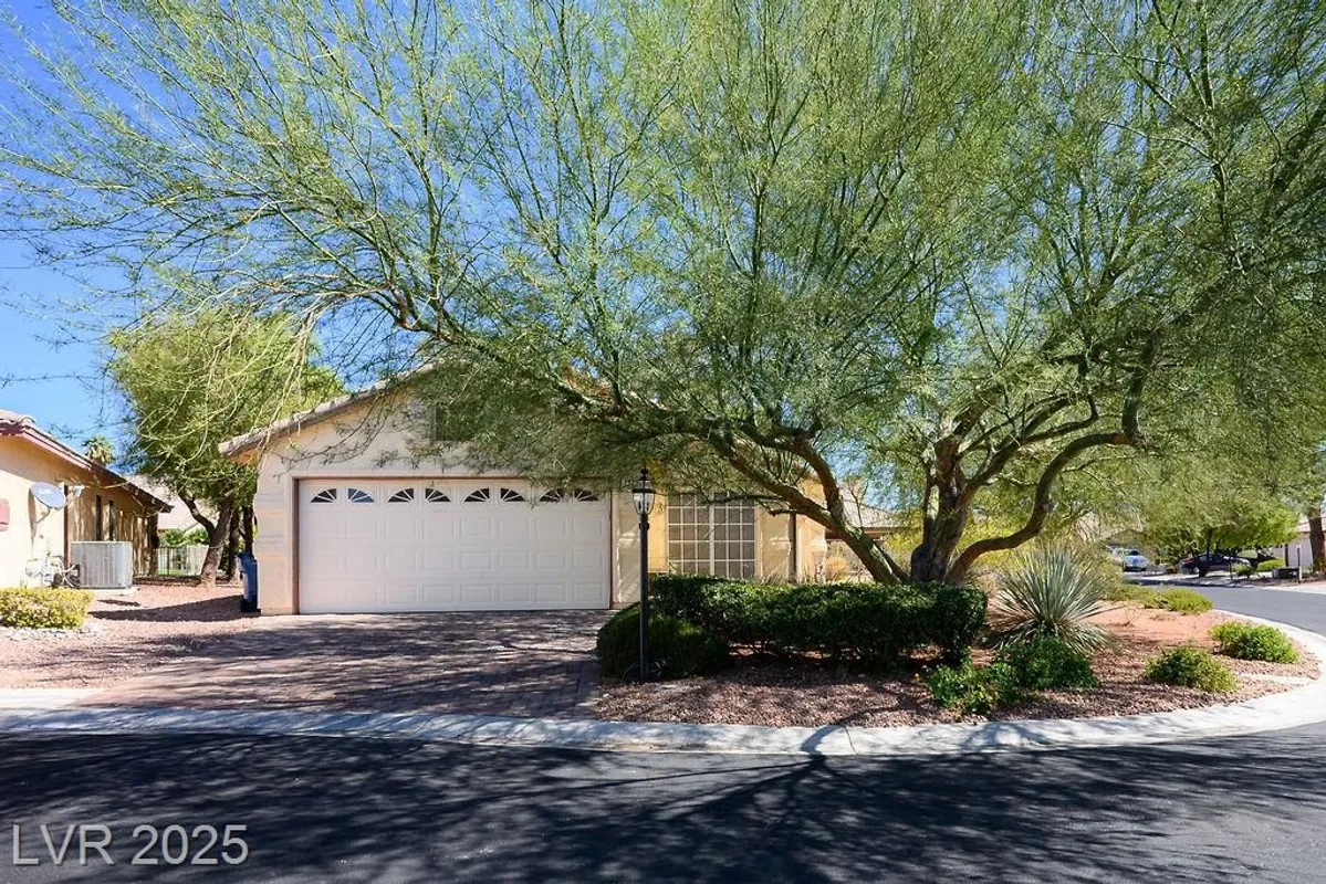Property Slideshow image 1 of 32 | 4824 lawnwood ct, Las Vegas, NV, 89130