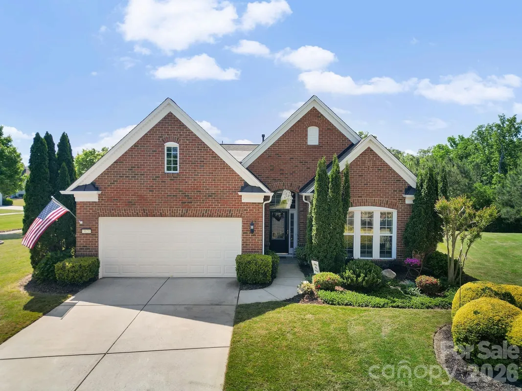 Property Slideshow image 1 of 44 | 3021 voyageurs way, Fort Mill, SC, 29707