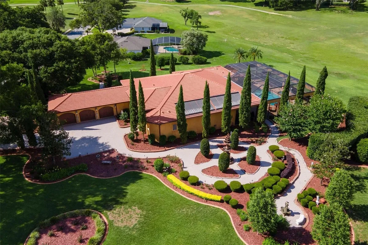 Property Slideshow image 1 of 82 | 5235 greens dr, Lady Lake, FL, 32159