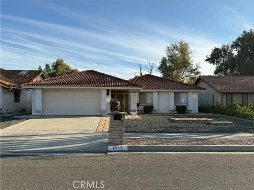 Property Slideshow image 1 of 2 | 1885 silver oak way, Hemet, CA, 92545