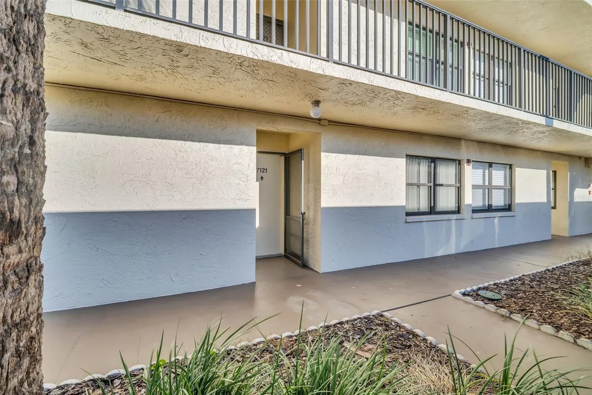 Property Slideshow image 1 of 37 | 11945 143rd st 7121, Largo, FL, 33774