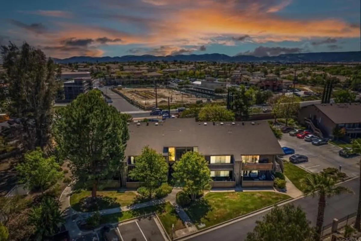 Property Slideshow image 1 of 22 | 28661 via las flores 306, Murrieta, CA, 92563