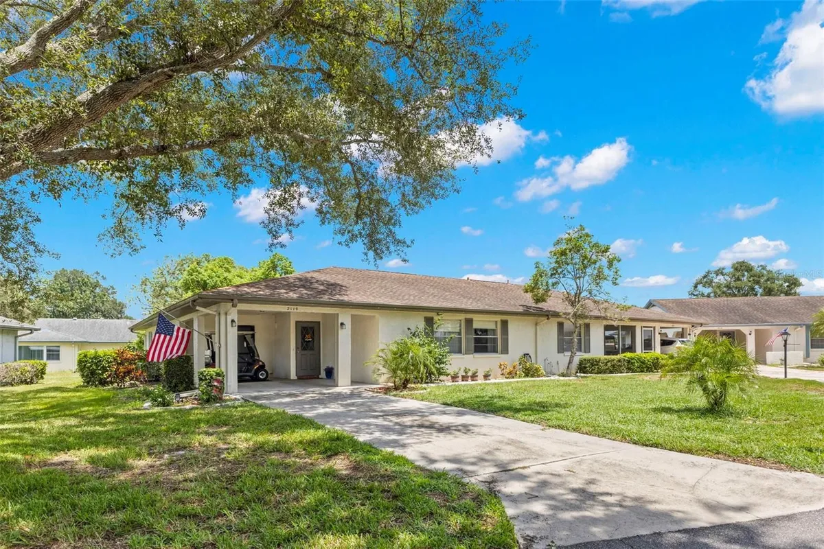 Property Slideshow image 1 of 47 | 2110 harleston pl, Sun City Center, FL, 33573