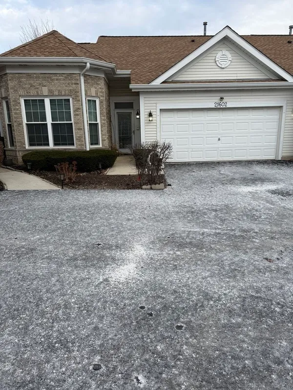 Property Slideshow image 1 of 16 | 21602 w empress ln, Plainfield, IL, 60544