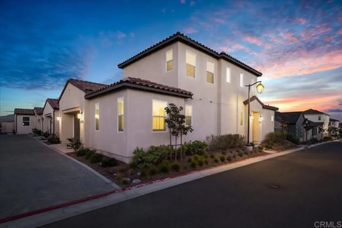 Property Slideshow image 1 of 44 | 1709 avenida tealing, Chula Vista, CA, 91913