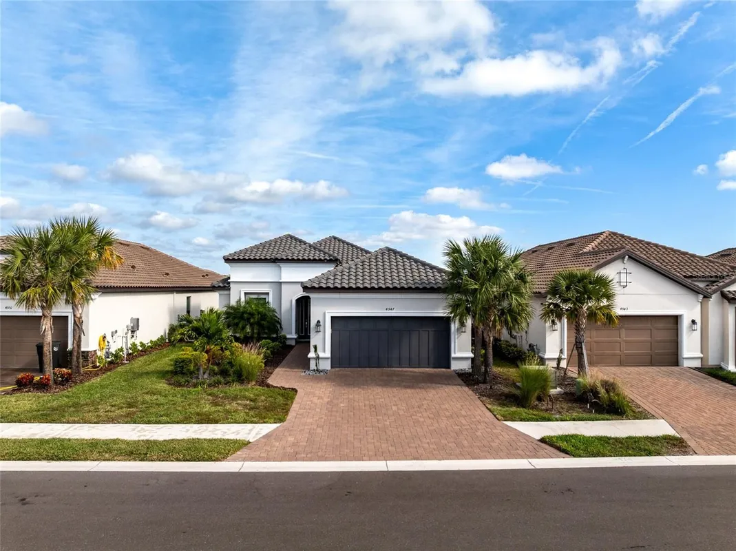 Property Slideshow image 1 of 64 | 4547 crestpoint way, Palmetto, FL, 34221
