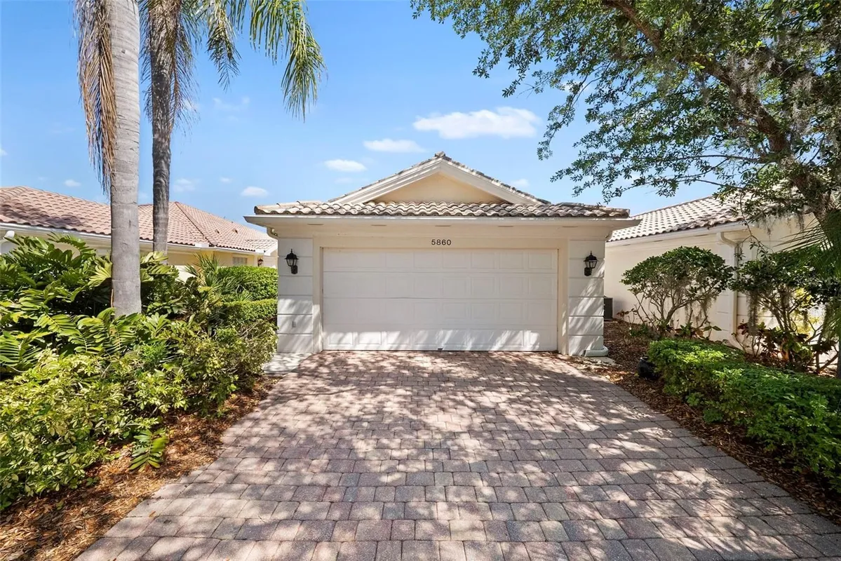 Property Slideshow image 1 of 60 | 5860 helicon pl, Sarasota, FL, 34238