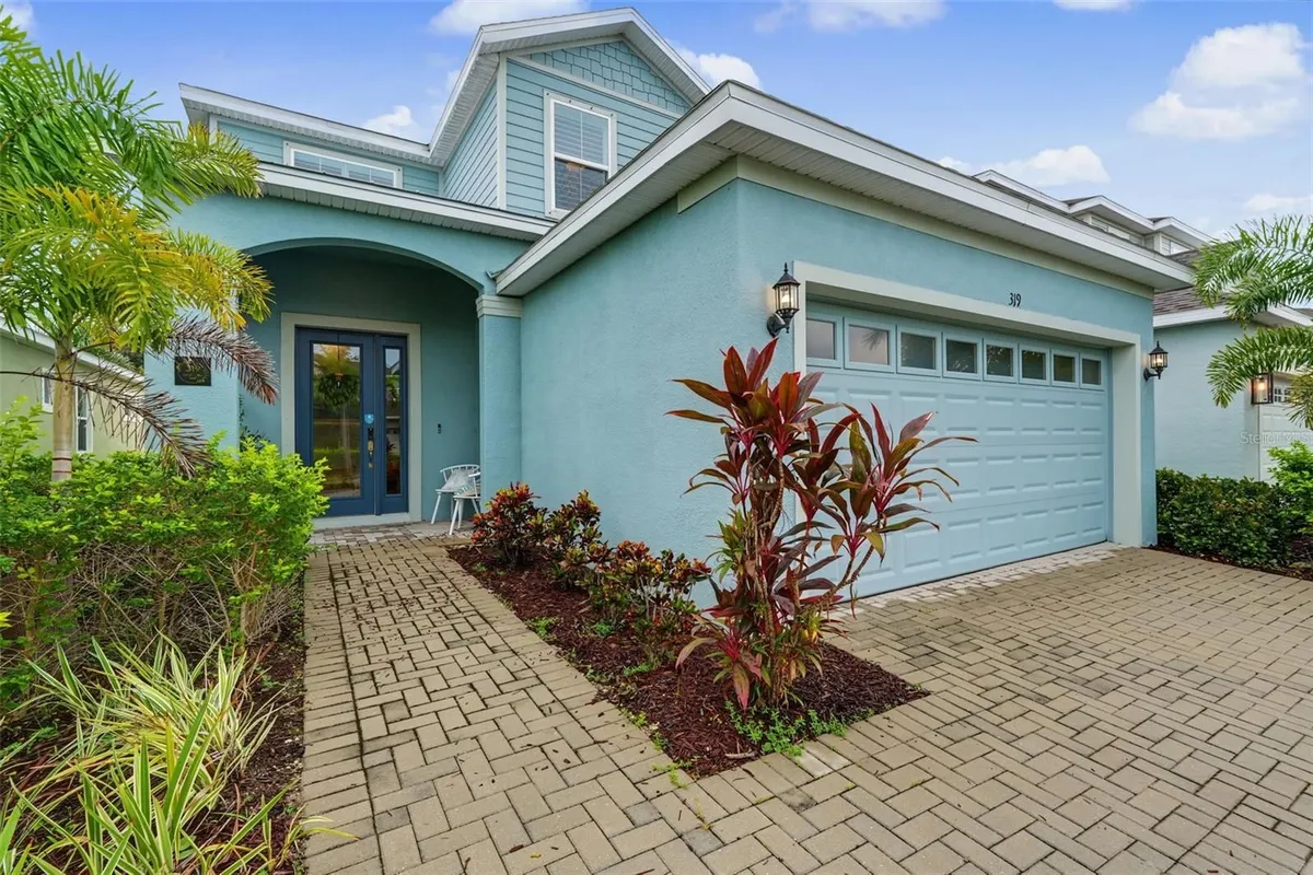 Property Slideshow image 1 of 34 | 319 shore crab way, Apollo Beach, FL, 33572