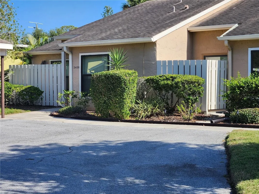 Property Slideshow image 1 of 35 | 3439 tallywood ln 7139, Sarasota, FL, 34237