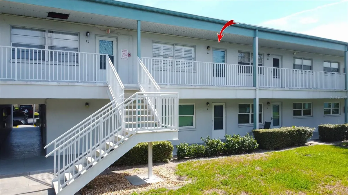 Property Slideshow image 1 of 34 | 5267 81st st 21, St Petersburg, FL, 33709