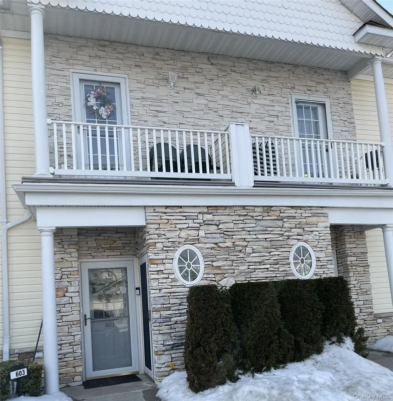 Property Slideshow image 1 of 1 | 604 narragansett villas dr, Lindenhurst, NY, 11757