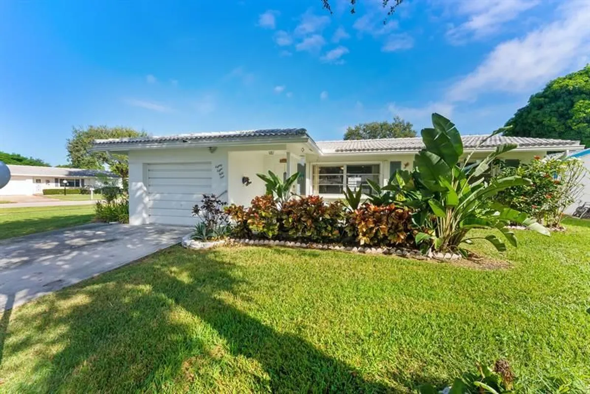 Property Slideshow image 1 of 34 | 8851 nw 15th st, Plantation, FL, 33322