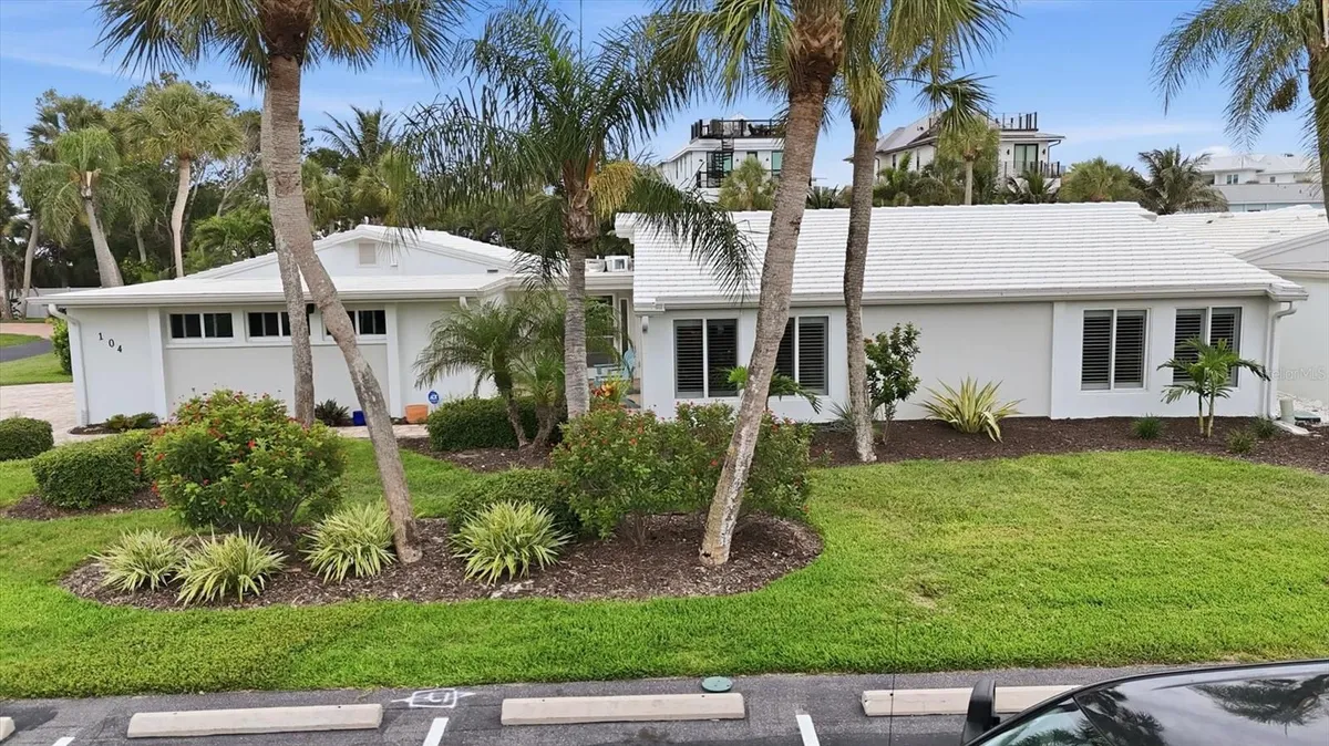 Property Slideshow image 1 of 56 | 104 whispering sands dr v27, Sarasota, FL, 34242