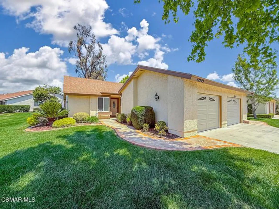 Property Slideshow image 1 of 45 | 42203 village 42 42, Camarillo, CA, 93012