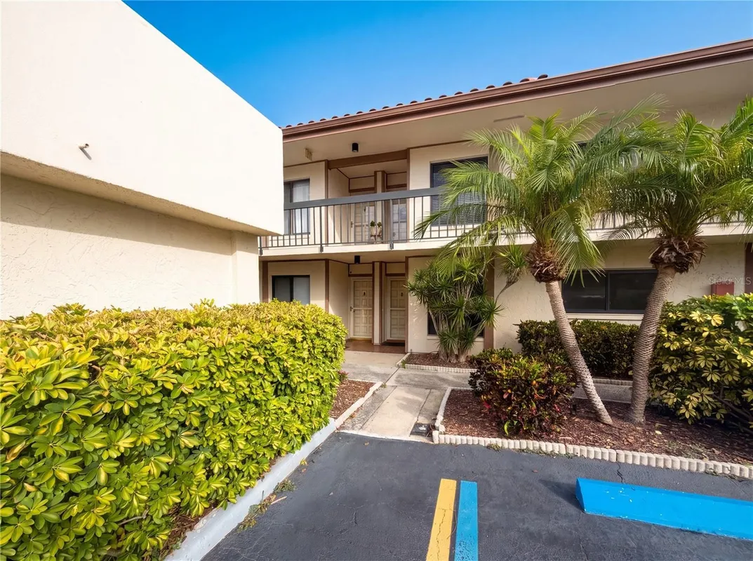 Property Slideshow image 1 of 28 | 6219 palma del mar blvd 114, St Petersburg, FL, 33715