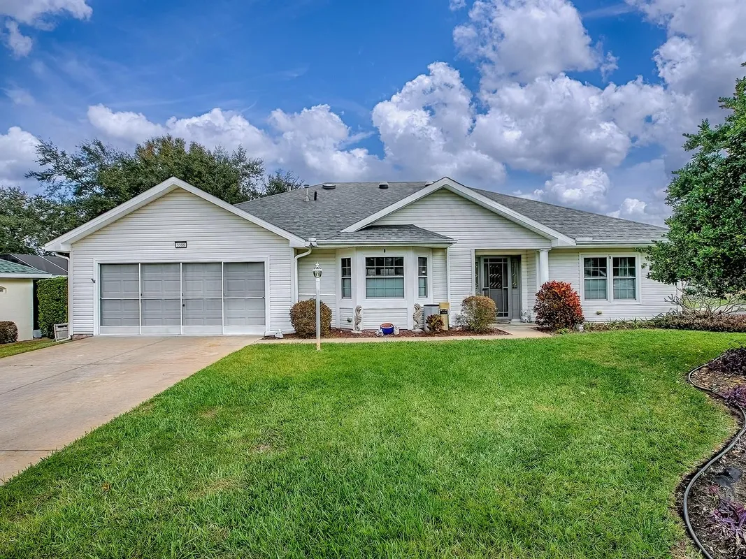 Property Slideshow image 1 of 44 | 5588 gulf stream st, Tavares, FL, 32778