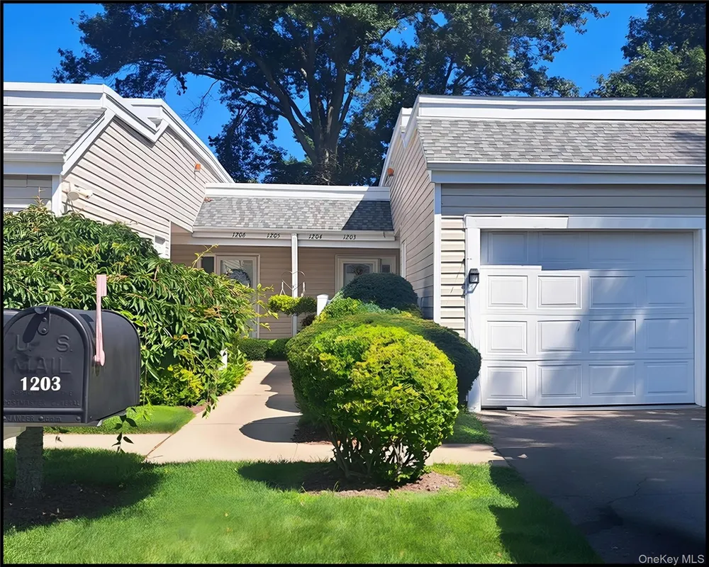 Property Slideshow image 1 of 6 | 1203 cabot ct, Smithtown, NY, 11780
