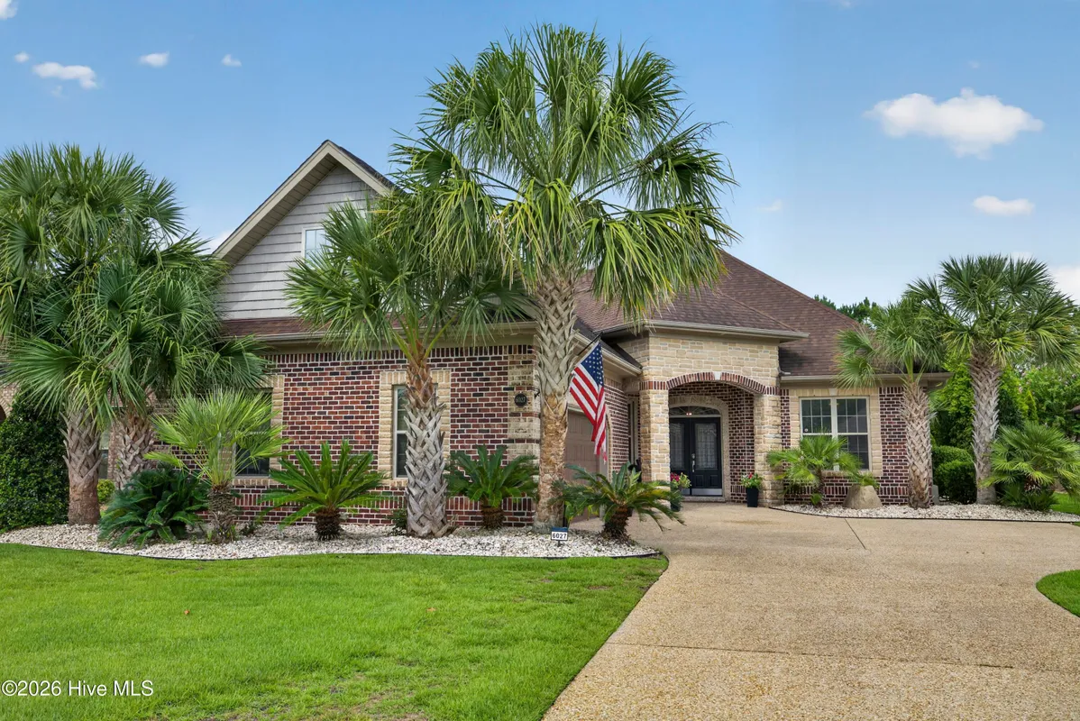Property Slideshow image 1 of 35 | 6027 mount carmel parke, Wilmington, NC, 28412