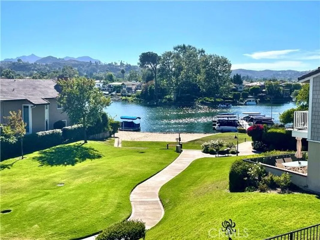 Property Slideshow image 1 of 73 | 32124 beachlake ln, Westlake Village, CA, 91361