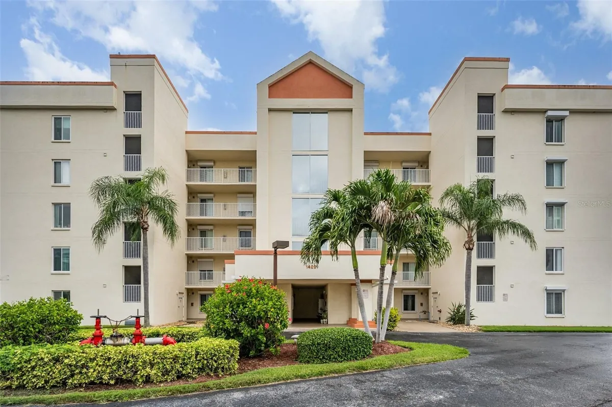 Property Slideshow image 1 of 26 | 1420 huntington ln 2502, Rockledge, FL, 32955