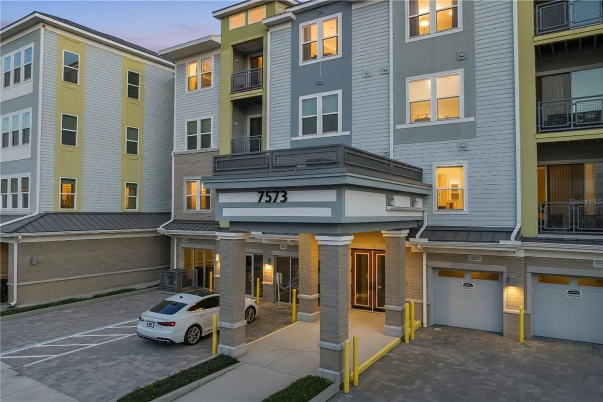 Property Slideshow image 1 of 55 | 7573 laureate blvd unit 1305, Orlando, FL, 32827